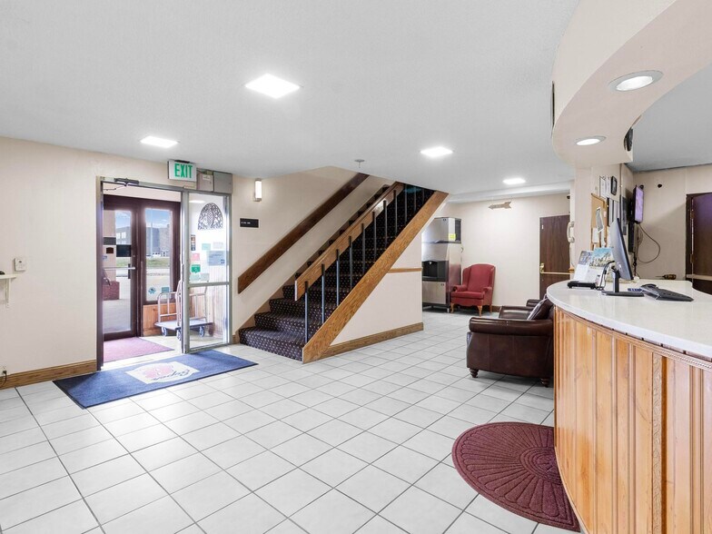 More Photos Of 500 E A St, Ogallala Hotel For Sale