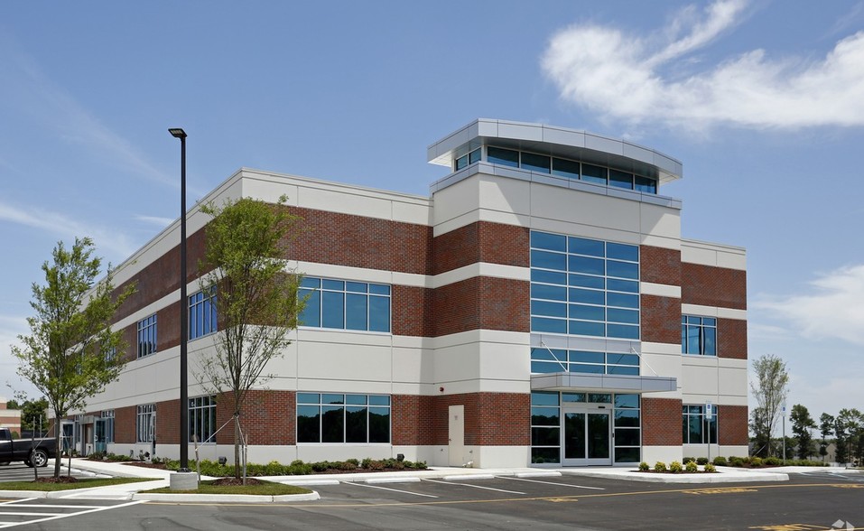 Primary Photo Of 3009 Corporate Ln, Suffolk Medical For Lease