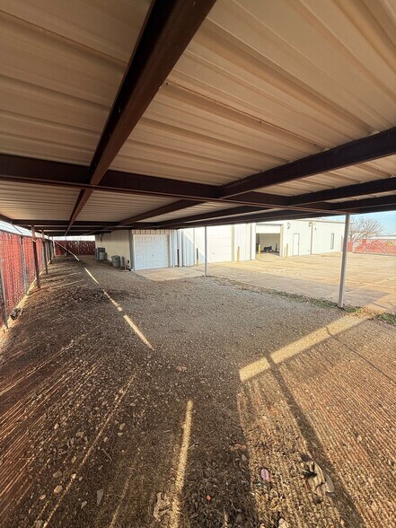 More Photos Of 8401 Mantle Ave, Oklahoma City Manufacturing For Sale
