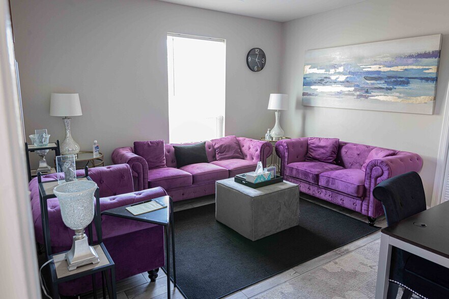 More Photos Of 513-515 N Mur-Len Rd, Olathe Medical For Sale