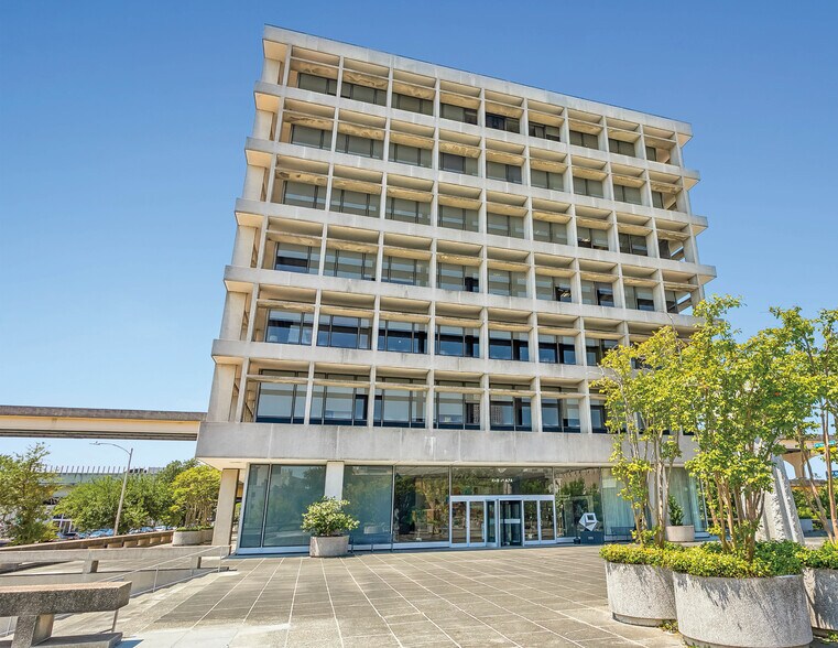 More Photos Of 1055 Saint Charles Ave, New Orleans Office Residential For Sale