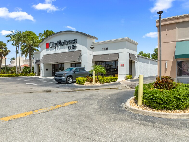 More Photos Of 11601-11609 S Cleveland Ave, Fort Myers Unknown For Lease