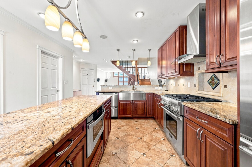 More Photos Of 117 President St, Brooklyn Apartments For Sale