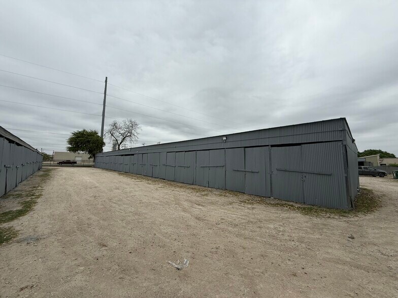 More Photos Of 4930 Callaghan Rd, San Antonio Self Storage For Sale