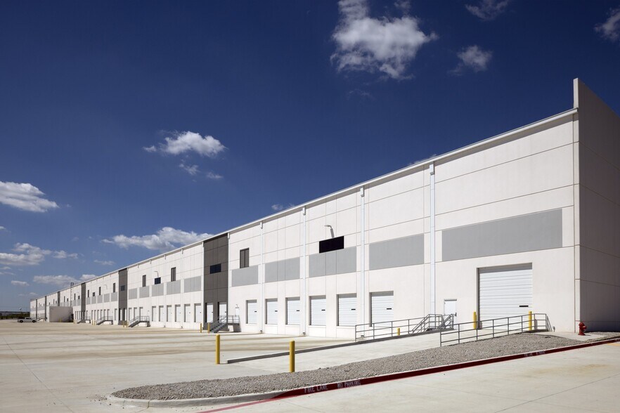 More Photos Of 1701 E Pleasant Pky, Wilmer Unknown For Lease