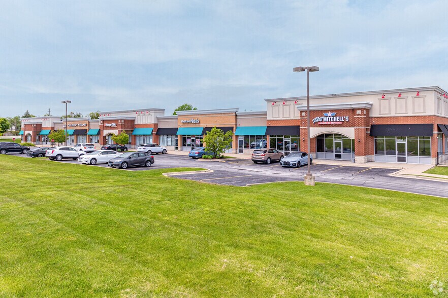 More Photos Of 21000 S Frankfort Sq, Frankfort General Retail For Sale
