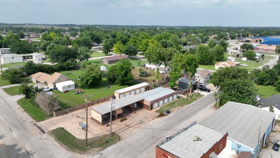 More Photos Of 4301 4th, Enid Self Storage For Sale