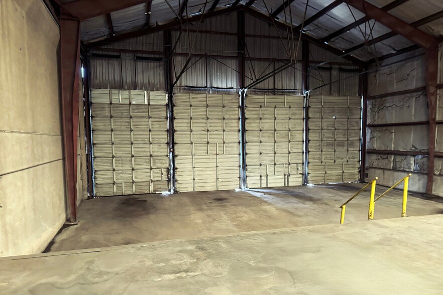 More Photos Of 5702 Armour Dr, Houston Warehouse For Sale