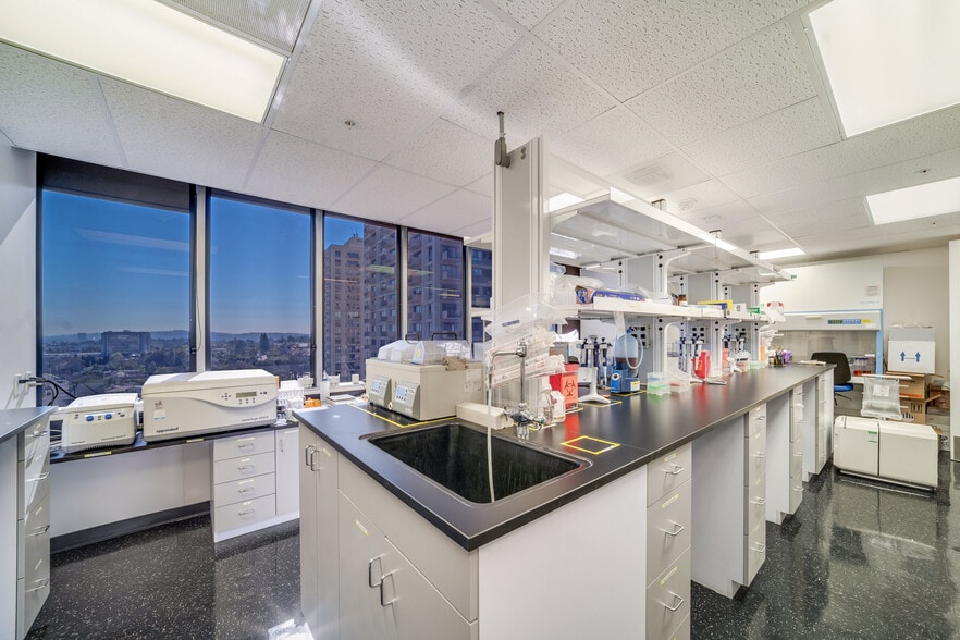 More Photos Of 2080 Century Park E, Los Angeles Medical For Lease