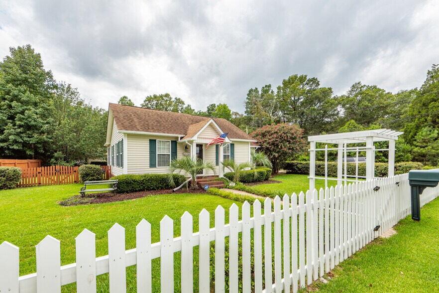 More Photos Of 111 Heatley St, Moncks Corner Medical For Sale
