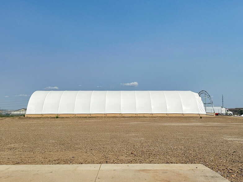 More Photos Of 5066 Owan Industrial Park Dr, Williston Warehouse For Lease