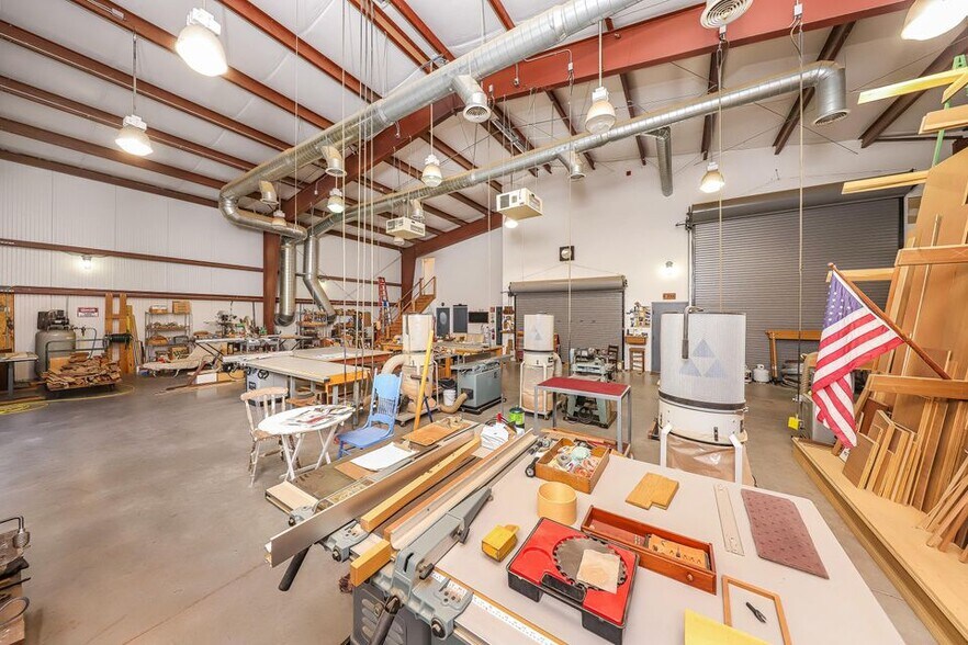 More Photos Of 3212 Mt Pinos Way, Frazier Park Light Manufacturing For Sale