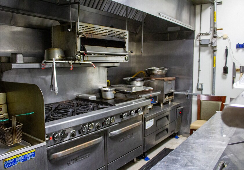 More Photos Of 401 W Atlantic Ave, Delray Beach Storefront Retail Office For Lease