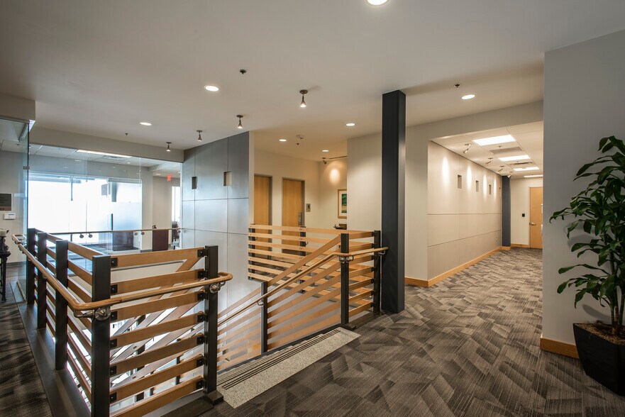 More Photos Of 2121 W Chandler Blvd, Chandler Office For Lease