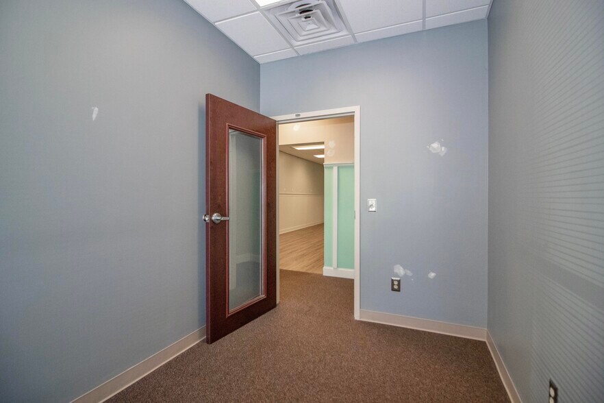 More Photos Of 285 N Main St, Troutman General Retail For Lease