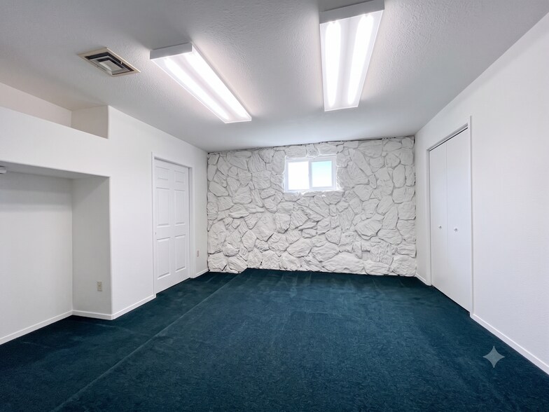 More Photos Of 1616 Alhambra Ave, Martinez Storefront For Lease