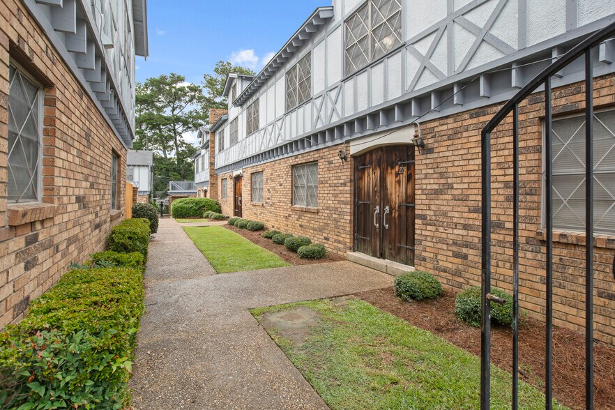 More Photos Of 901 W Pine St, Hattiesburg Apartments For Sale