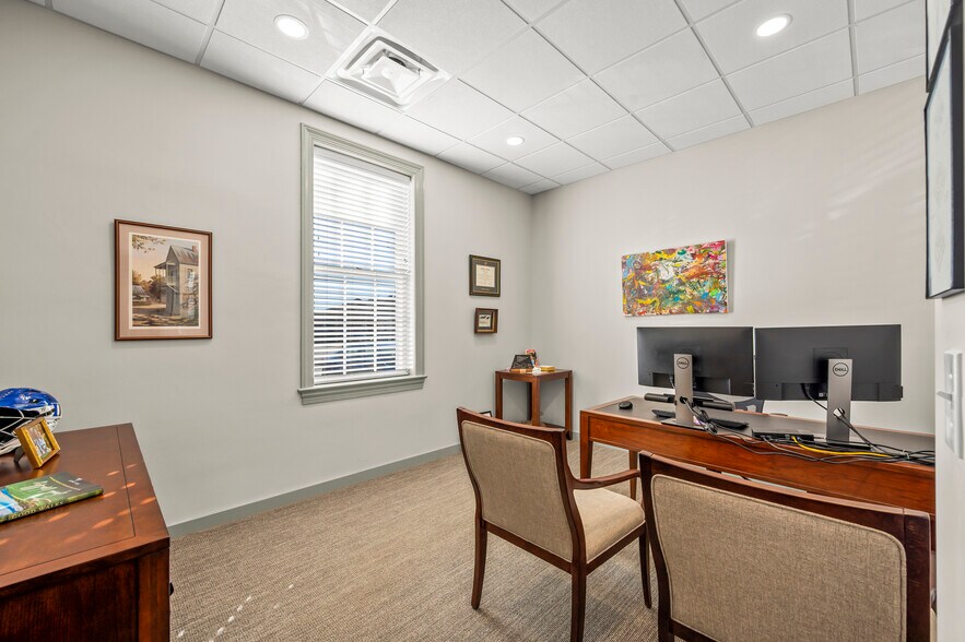More Photos Of 331 High St, Winston-Salem Office For Sale