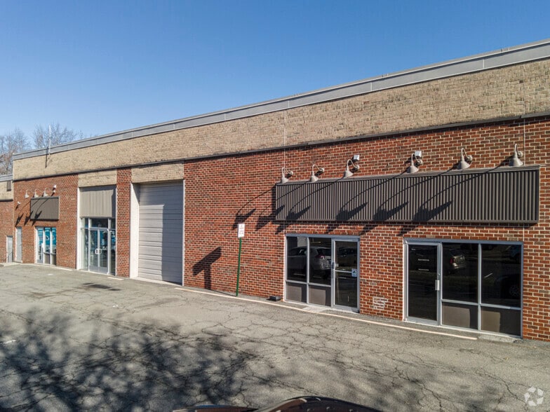 More Photos Of 7401-7403 Lockport Pl, Lorton Unknown For Lease