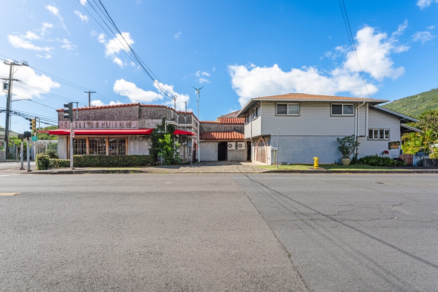 More Photos Of 2845 Lowrey Ave, Honolulu Restaurant For Sale