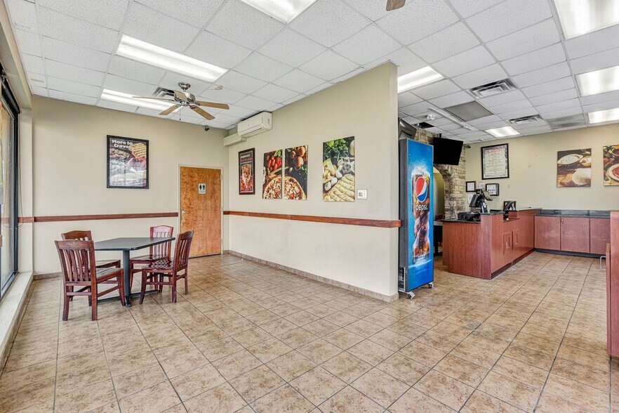 More Photos Of 920 Loveland-Madeira Rd, Loveland Storefront For Lease