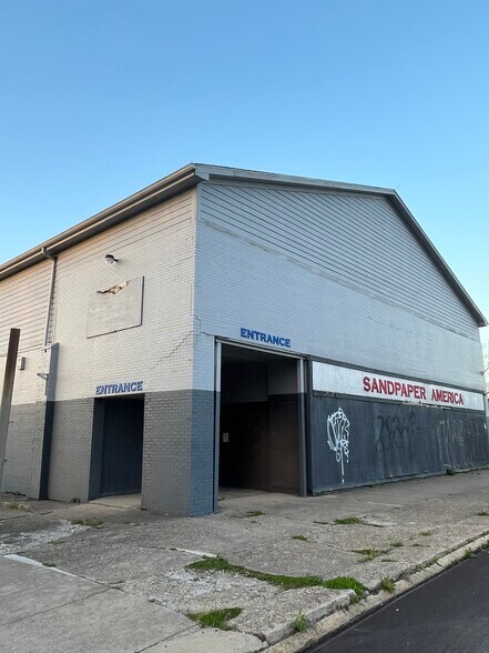 Primary Photo Of 1728 E New York St, Indianapolis Light Distribution For Sale