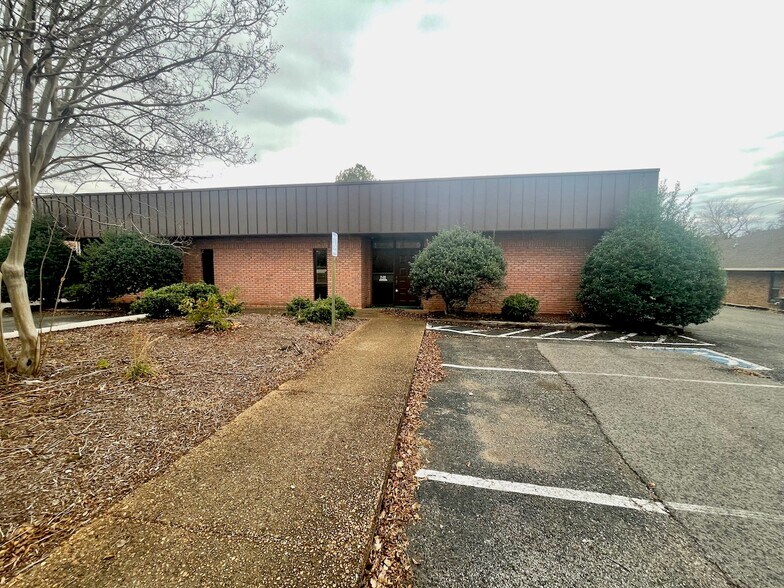 More Photos Of 240 Carriage House Dr, Jackson Office For Lease