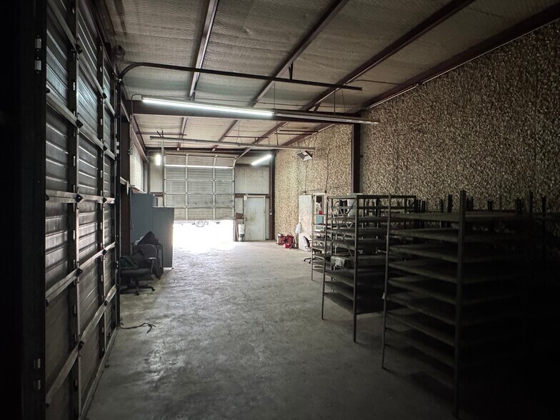 More Photos Of 5858 Bicentennial St, San Antonio Service For Lease