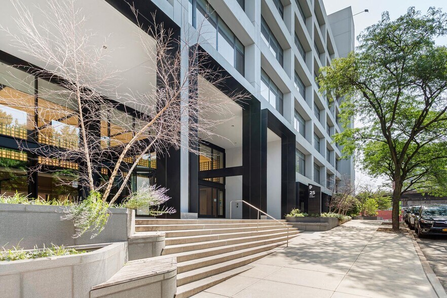 More Photos Of 25 Columbia Hts, Brooklyn Office For Lease
