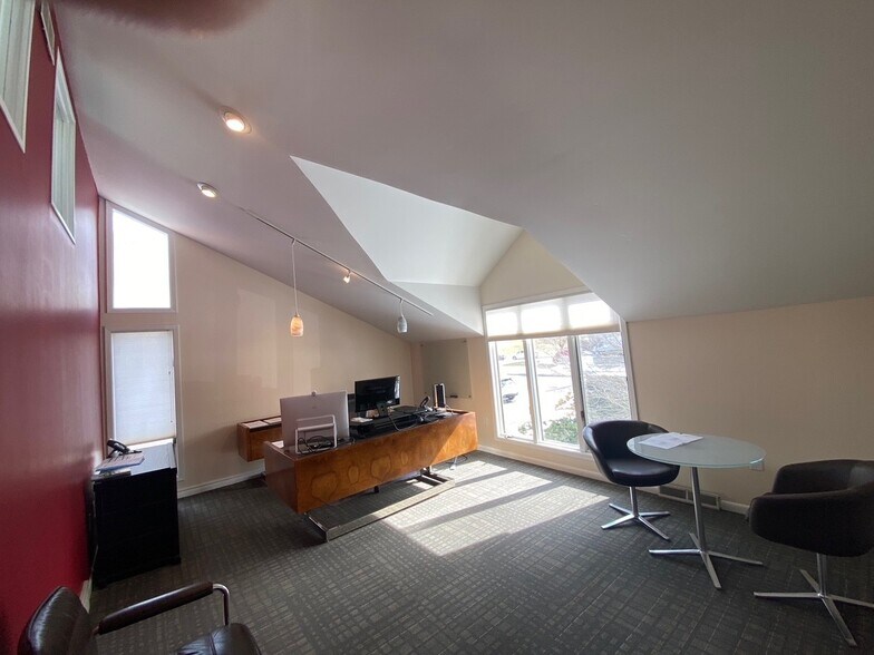 More Photos Of 20234 Detroit Rd, Rocky River Office For Lease