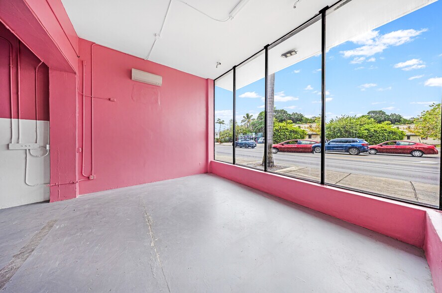 More Photos Of 8330 Biscayne Blvd, Miami Freestanding For Lease