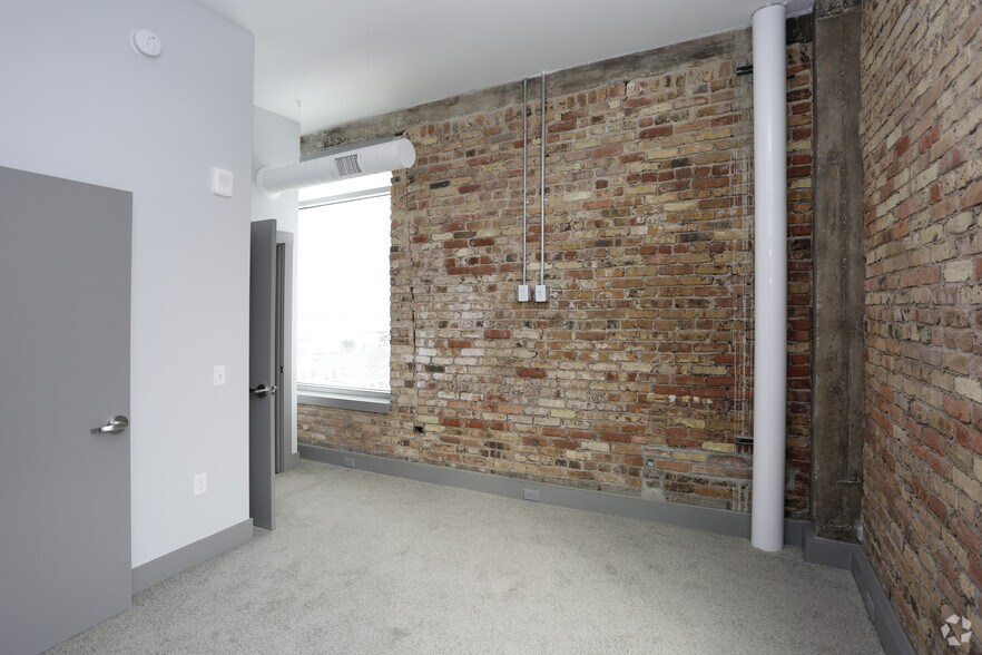 More Photos Of 285 Western Ave, Muskegon Apartments For Lease