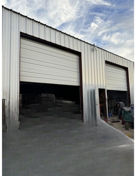 More Photos Of 750 Fortune 500, Odessa Warehouse For Sale