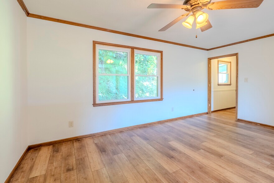 More Photos Of 8356 Sylva Rd, Franklin Office For Sale