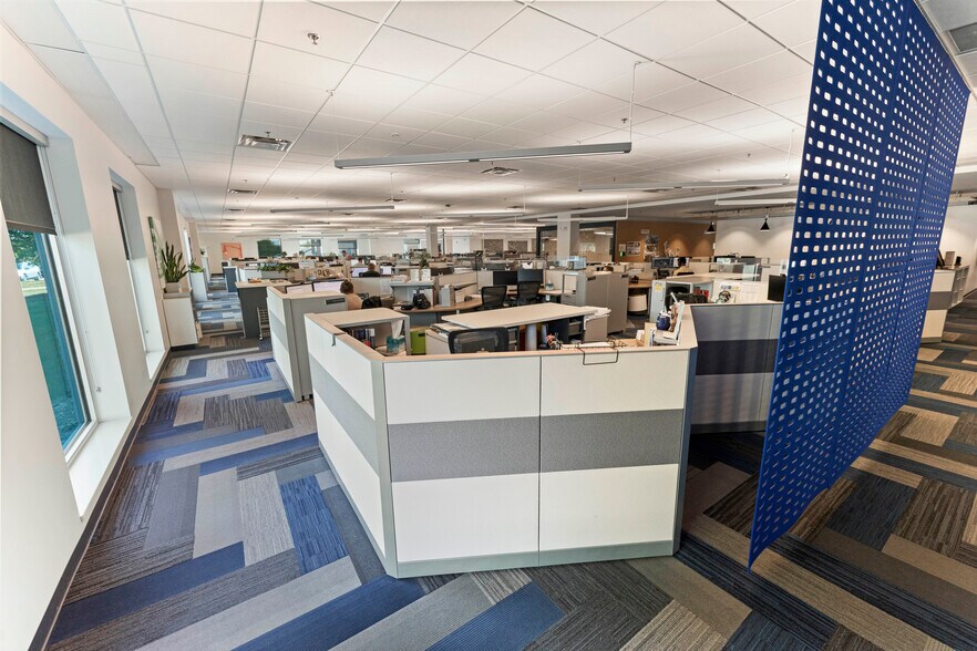 More Photos Of 2839 Northgate Dr, Iowa City Office For Sale