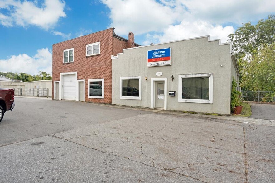 Primary Photo Of 6 Sanderson St, Hayesville Flex For Sale