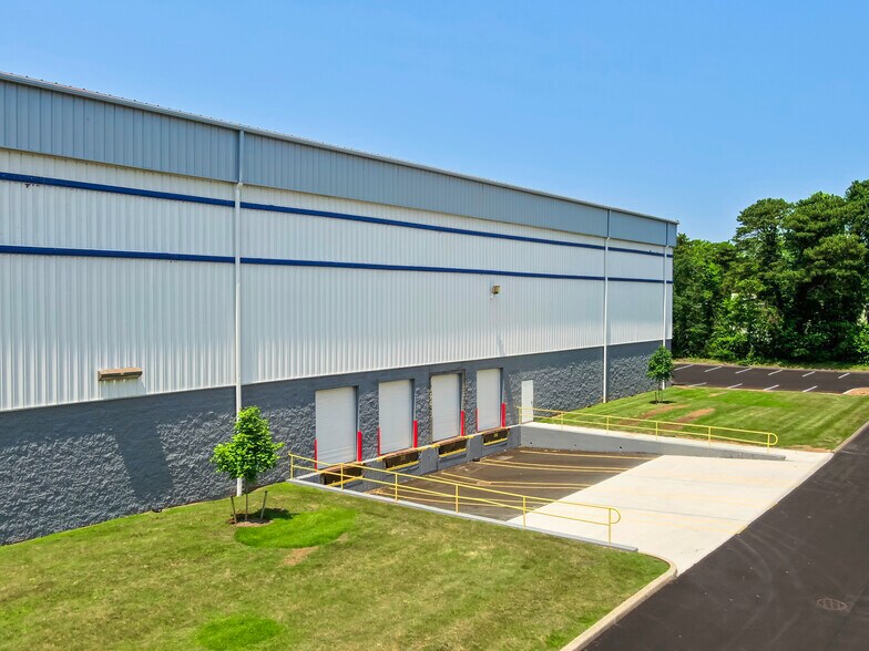 More Photos Of 145 Candlewood Rd, Bay Shore Warehouse For Lease