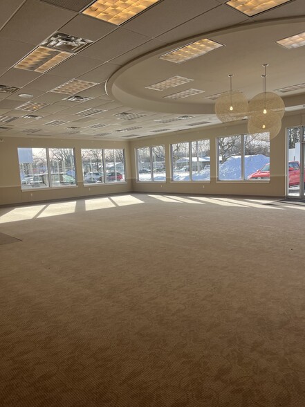 More Photos Of 7608 Oswego Rd, Liverpool Unknown For Lease