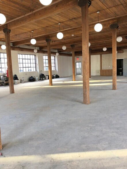 More Photos Of 32 Bridge St, Brooklyn Office For Lease