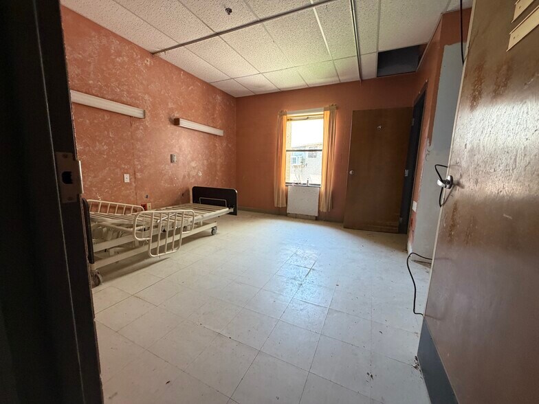 More Photos Of 10A Highway 289, Horseshoe Bend Skilled Nursing Facility For Sale