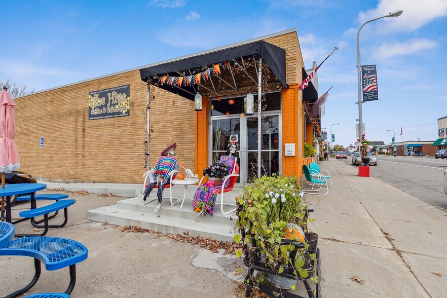 More Photos Of 103 Main St N, Aurora Restaurant For Sale