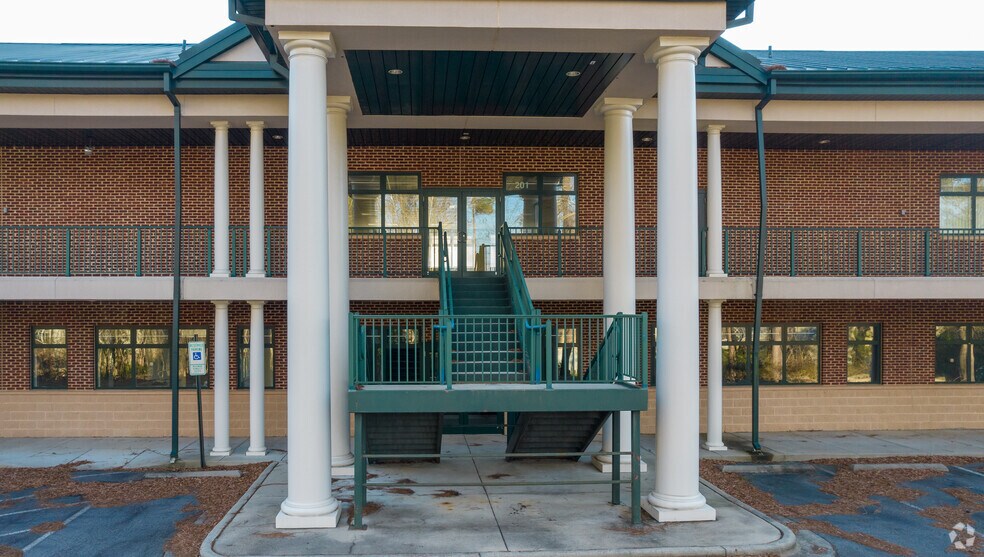 More Photos Of 1701 Center St, Apex Medical For Sale