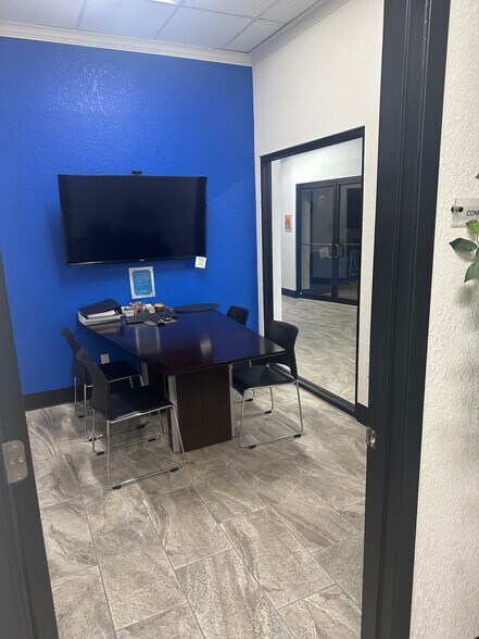 More Photos Of 5711 Northwest Pky, San Antonio Loft Creative Space For Lease