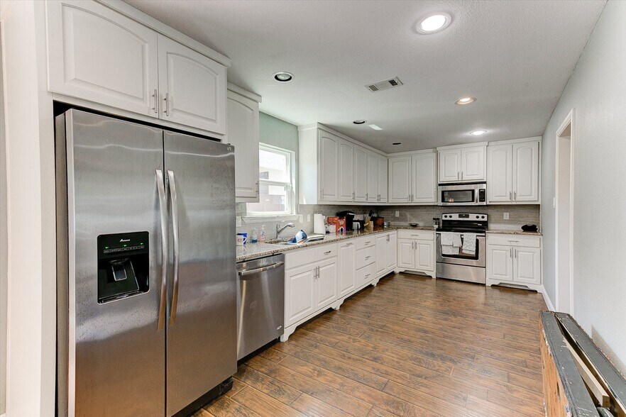 More Photos Of 3201 Forest Park Blvd, Fort Worth Apartments For Sale