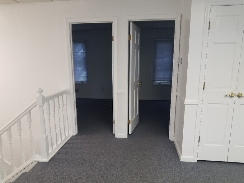 More Photos Of 375 N Main St, Williamstown Medical For Lease