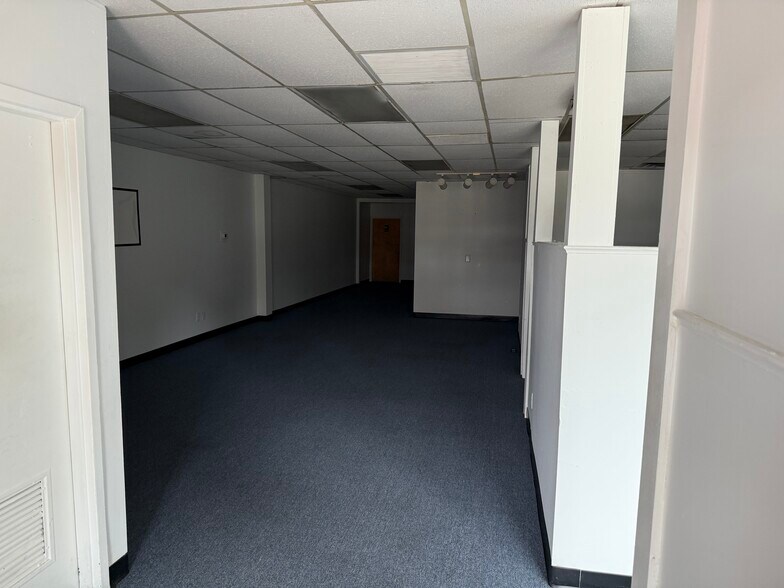 More Photos Of 1872-1882 S Maple Ave, Fairborn Freestanding For Lease
