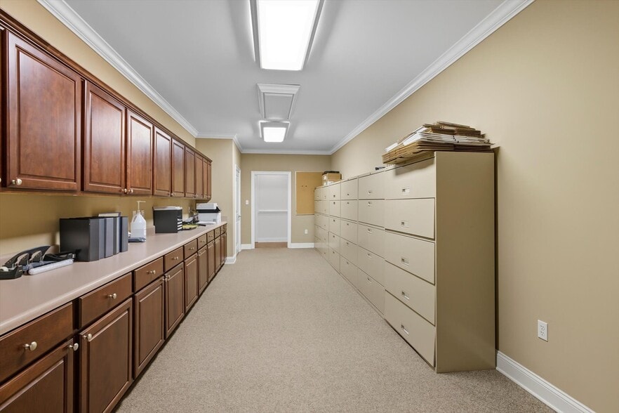 More Photos Of 2565 Barrington Cir, Tallahassee Office For Sale
