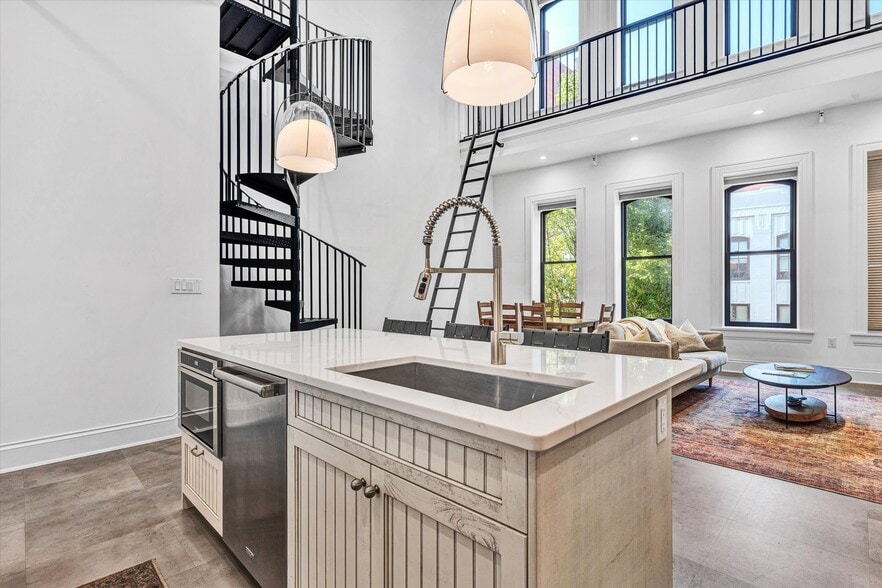 More Photos Of 109 Campbell Ave SW, Roanoke Apartments For Sale