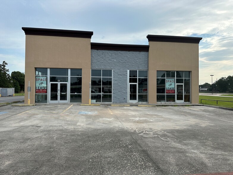 Primary Photo Of 5737 Fm-1960 Rd E, Humble Freestanding For Lease