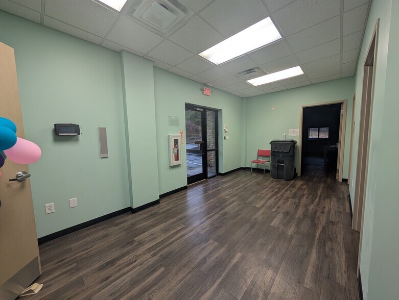 More Photos Of 57 Summit Dr, Corbin Medical For Lease